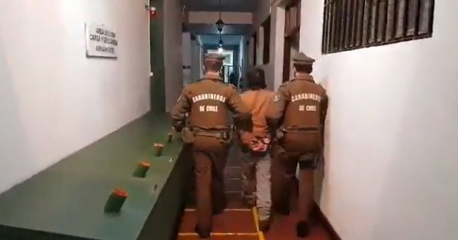 El ahora detenido, se entregó voluntariamente ante la Tenencia Talca Oriente. (Foto: Capture Vídeo de Carabineros)