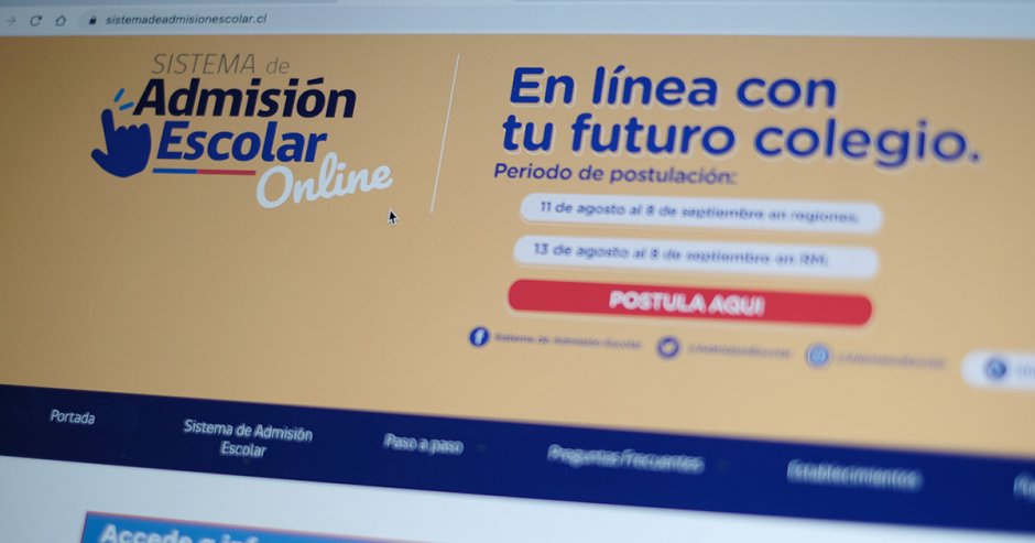 Las familias no tengan acceso a internet podrán postular por teléfono a través de Ayuda Mineduc, llamando al 600 600 2626. (Imagen: BRM).