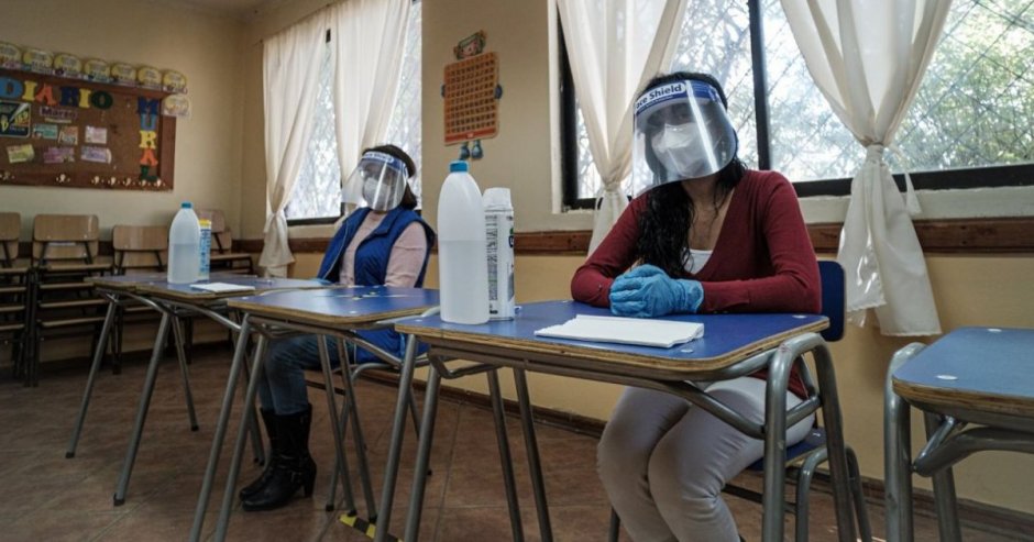 Imagen: referencial vocales de mesa en colegio Carlos Spano de Talca. (Bárbara Ramos).